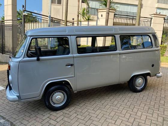 VOLKSWAGEN KOMBI 1.4 MI STD 8V FLEX 4P MANUAL